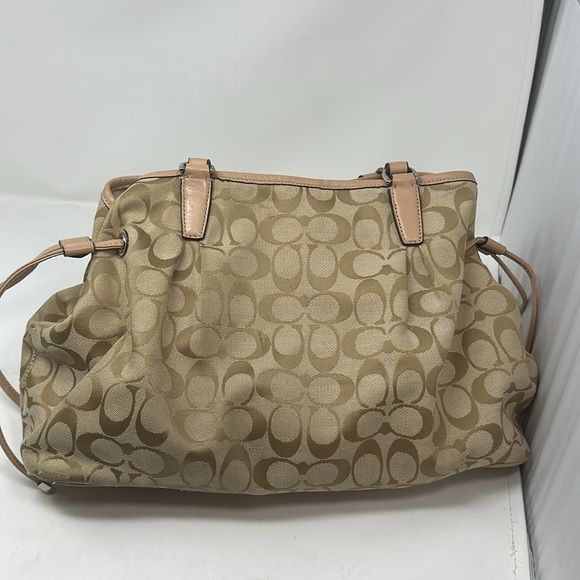 Coach, shoulder bag, and wristlet - Picture 2 of 11